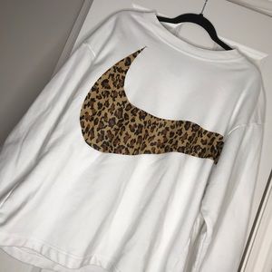 Nike Logo Leopard White Sweatshirt Size 1X